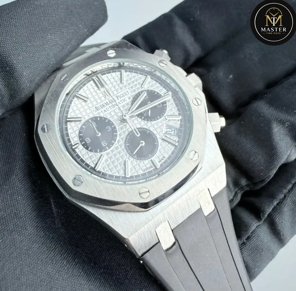 AP Audemars Piguet Black Rubber Strap Chronograph – 42mm vue 2