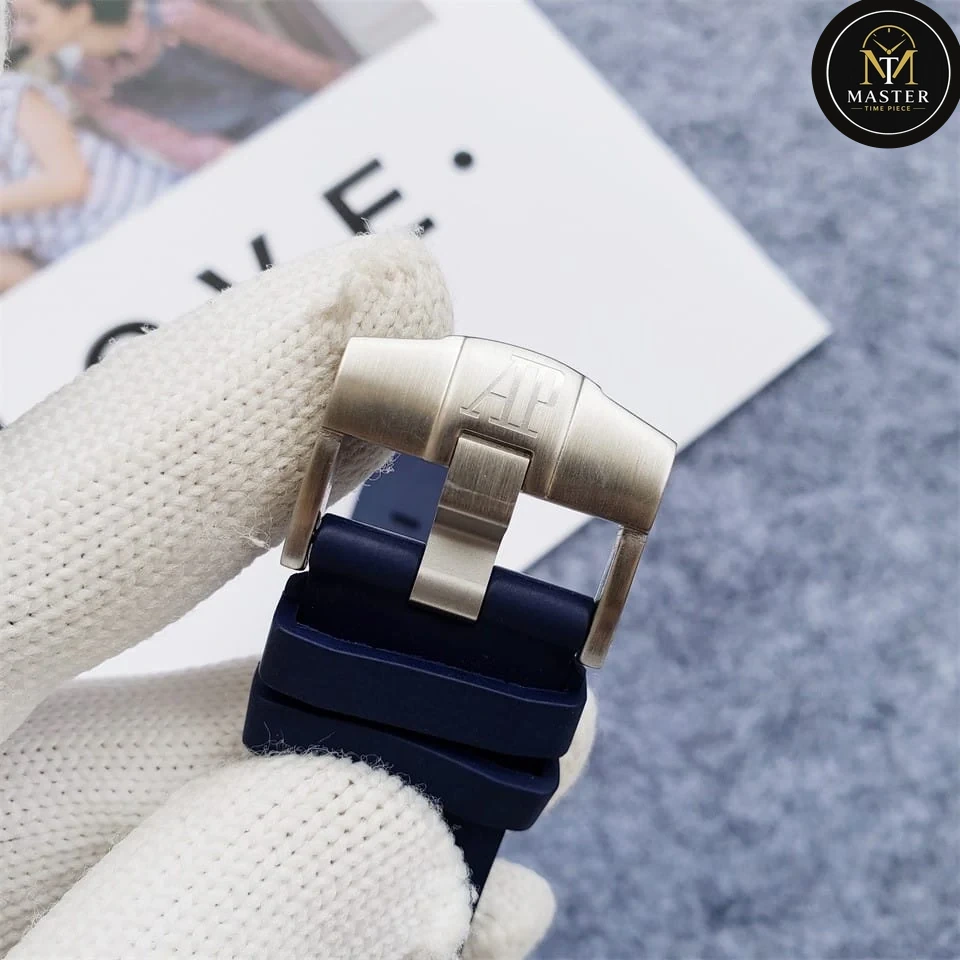 AP Audemars Piguet Blue Rubber Strap Chronograph – 42mm vue 4