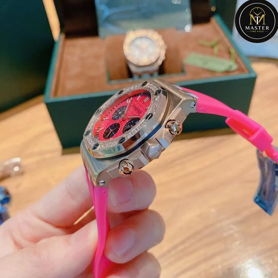 AP Audemars Piguet Pink Rubber Strap Ladies Chronograph – 42mm vue 2