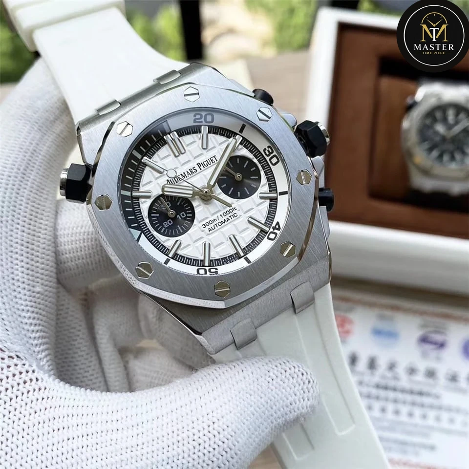 AP Audemars Piguet White Rubber Strap Royal Oak Offshore Quartz- 42mm vue 2