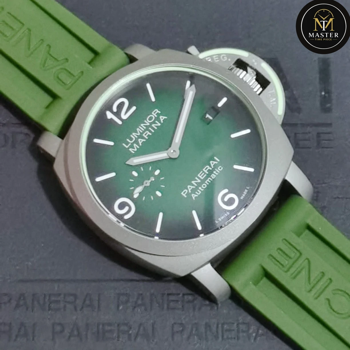 Automatic Panerai Green Dial & Strap -44mm vue 2