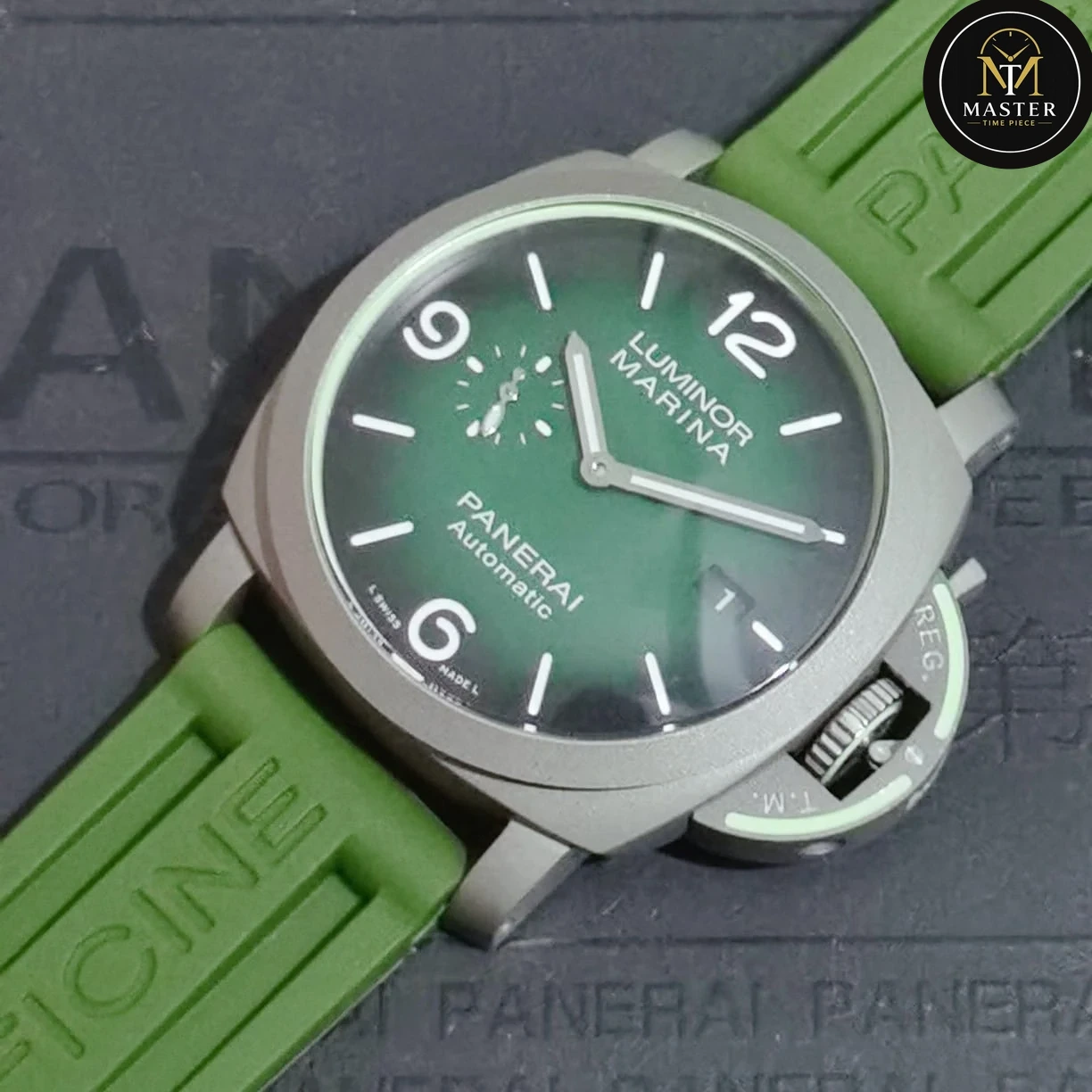Automatic Panerai Green Dial & Strap -44mm vue 3