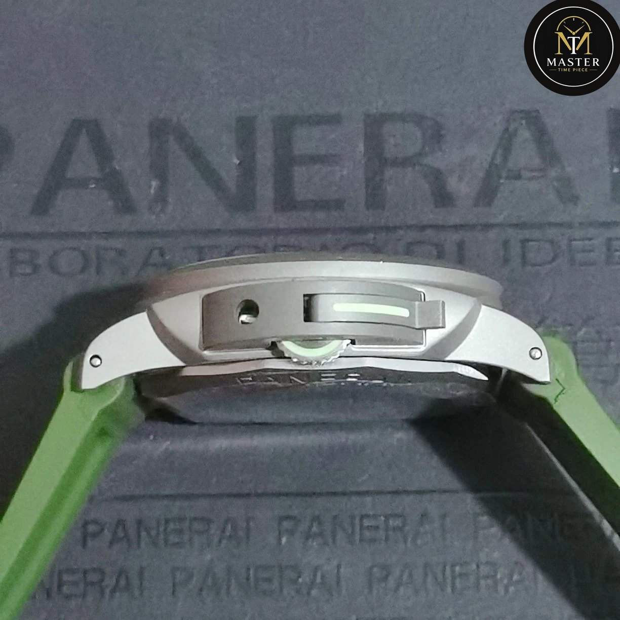 Automatic Panerai Green Dial & Strap -44mm vue 4