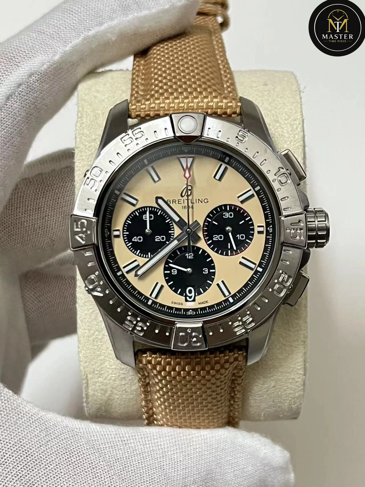 Avenger B01 Chronograph – 44mm