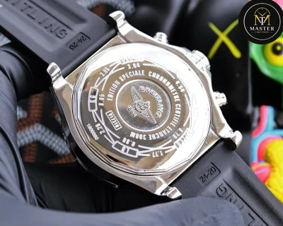 Avenger Black strap, Chronograph Quartz- 44mm vue 2