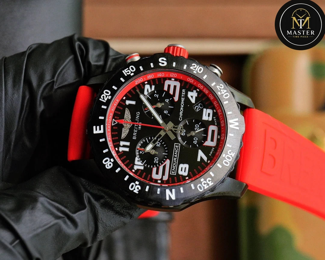 Endurance Red Strap Men’s -44mm vue 2