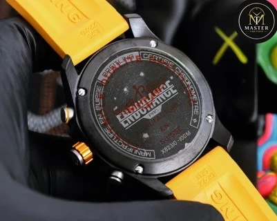 Endurance Yellow Strap Chronograph Men’s -44mm vue 3