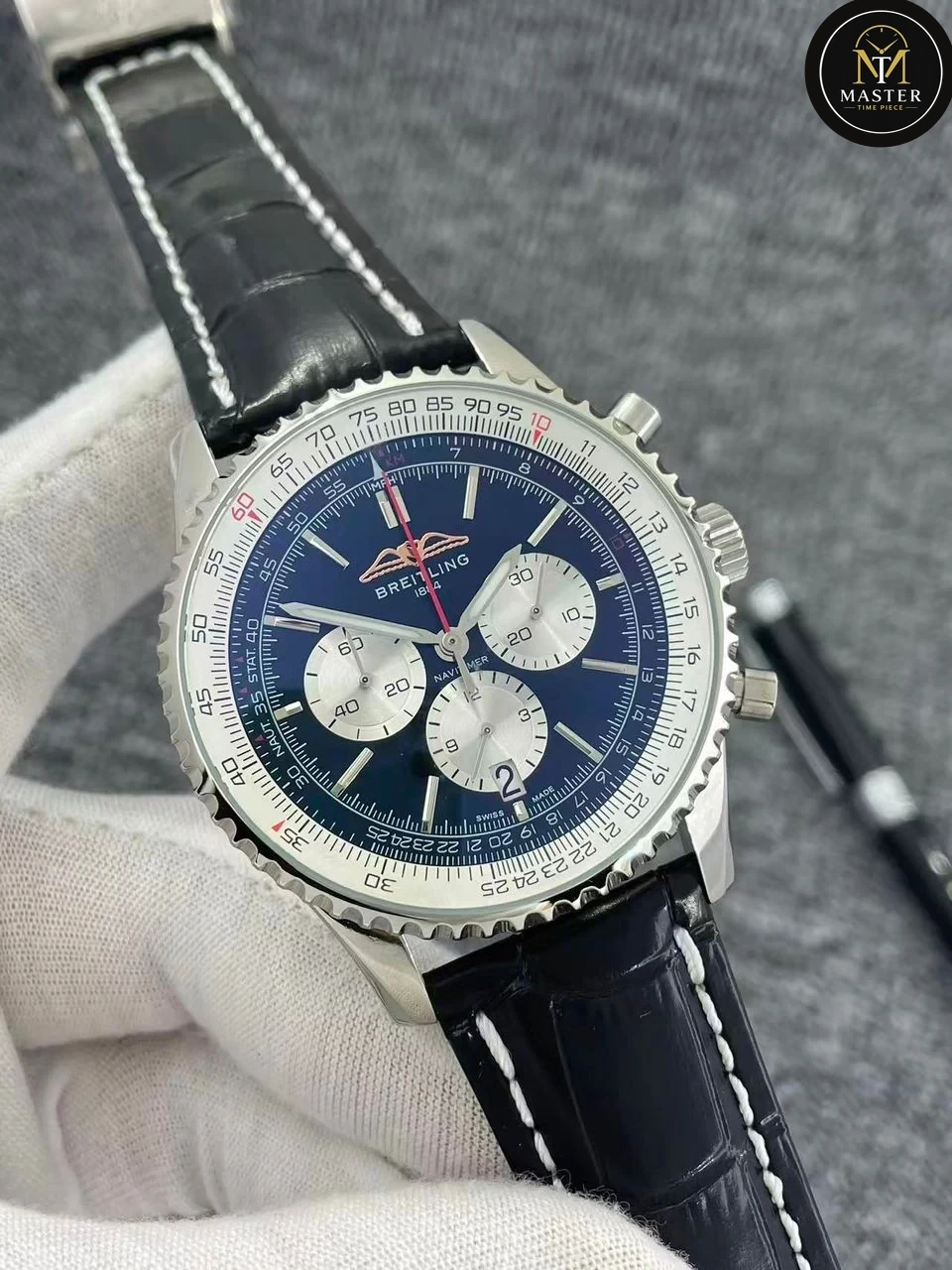 Navitimer Black Leather strap Chronograph- 46mm vue 2