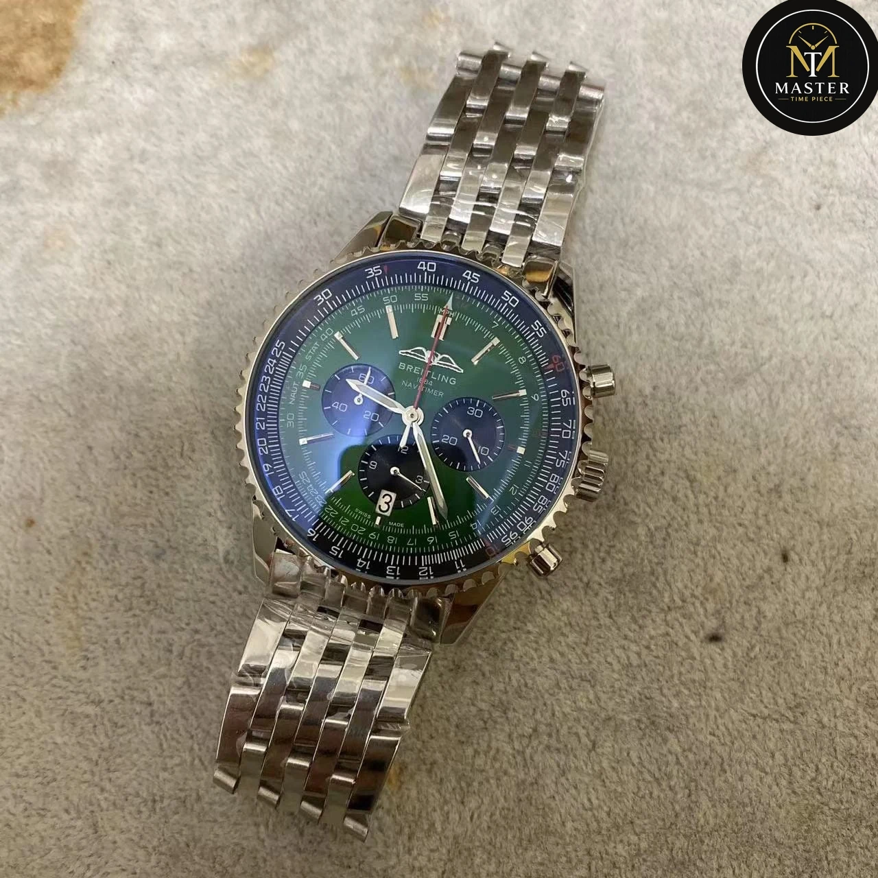 Navitimer Green dial Chronograph Men’s -46mm vue 4
