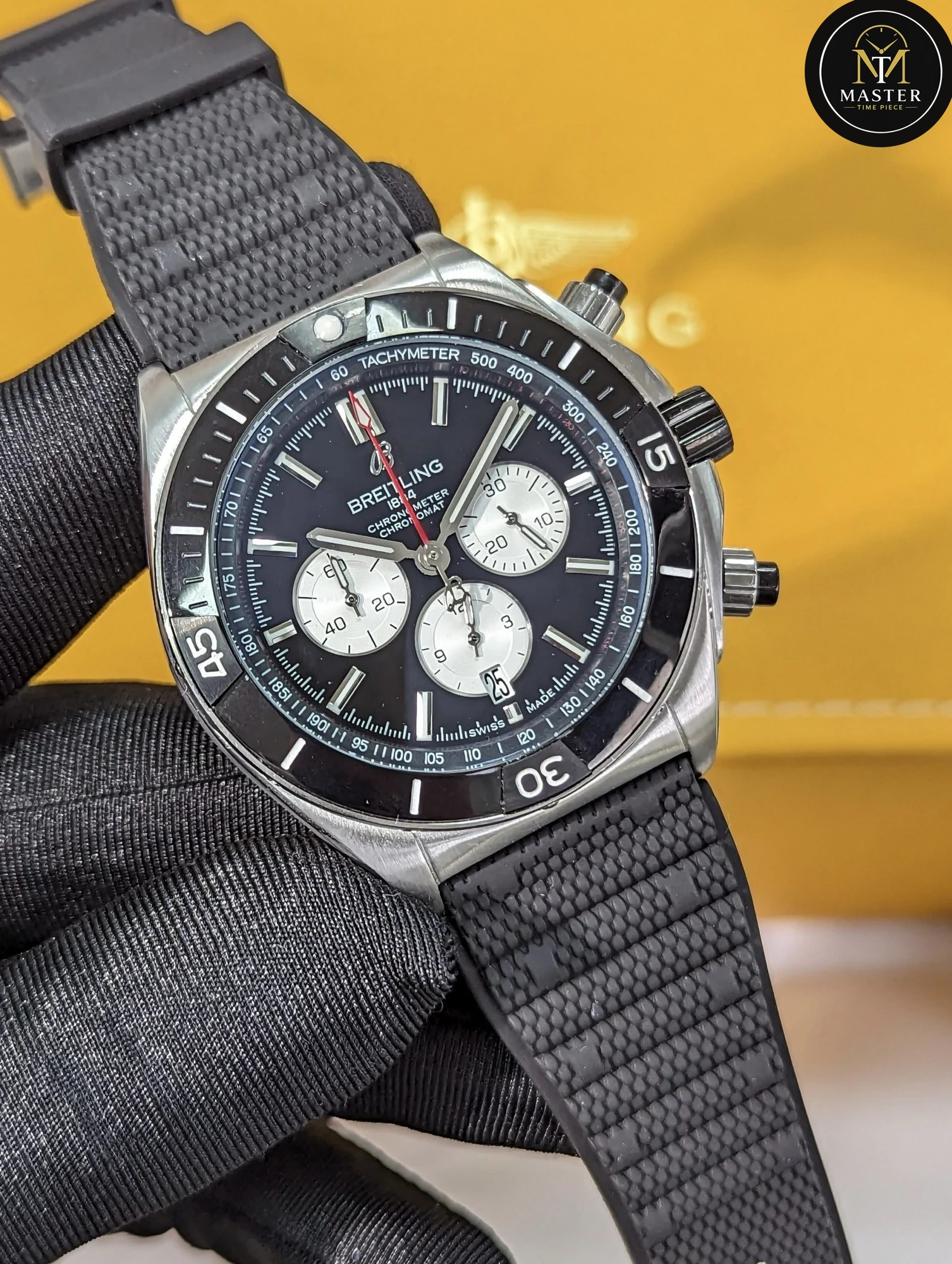 Super Chronomat black bezel- 44mm