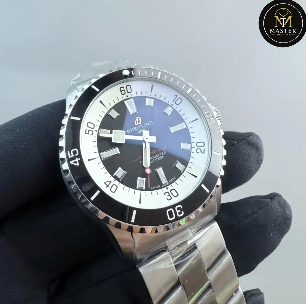 Superocean Automatic Black Dial- 42mm vue 2