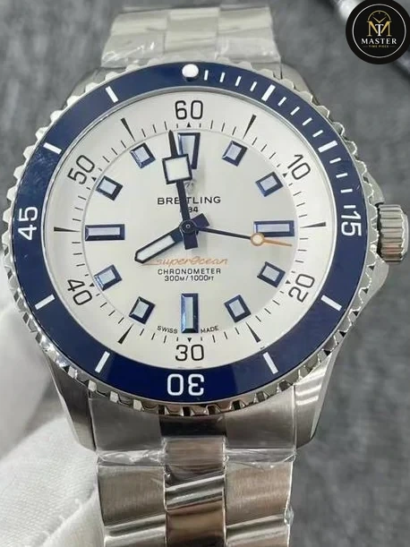 Superocean Automatic White Dial – 42mm vue 2