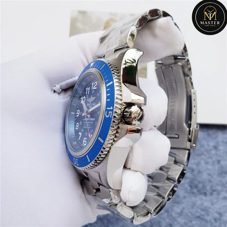 Superocean Blue dial Automatic Men’s -44mm vue 4