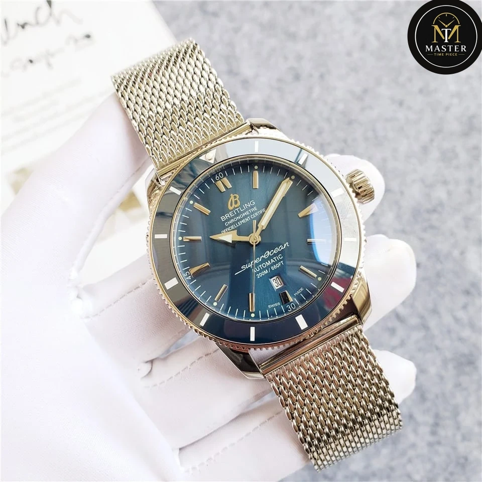 Superocean Blue dial Automatic Movement -44mm vue 2