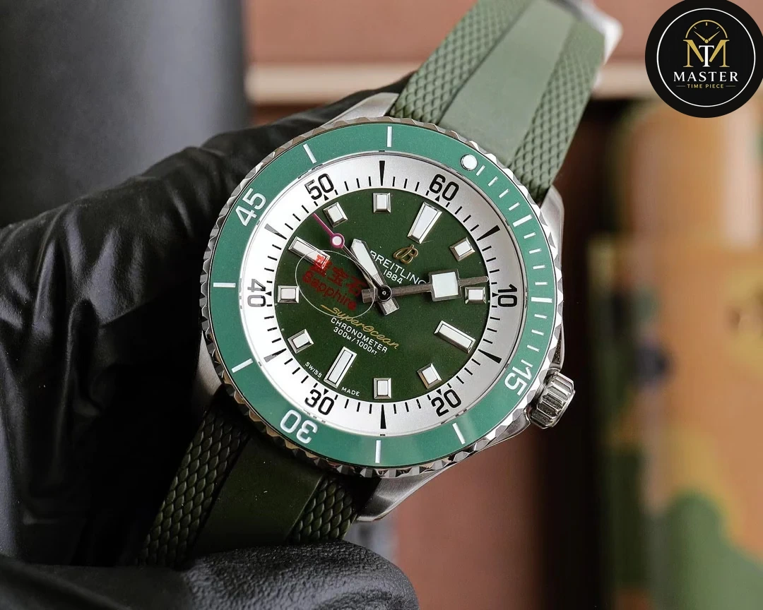 Superocean Green dial Automatic- 44mm vue 2