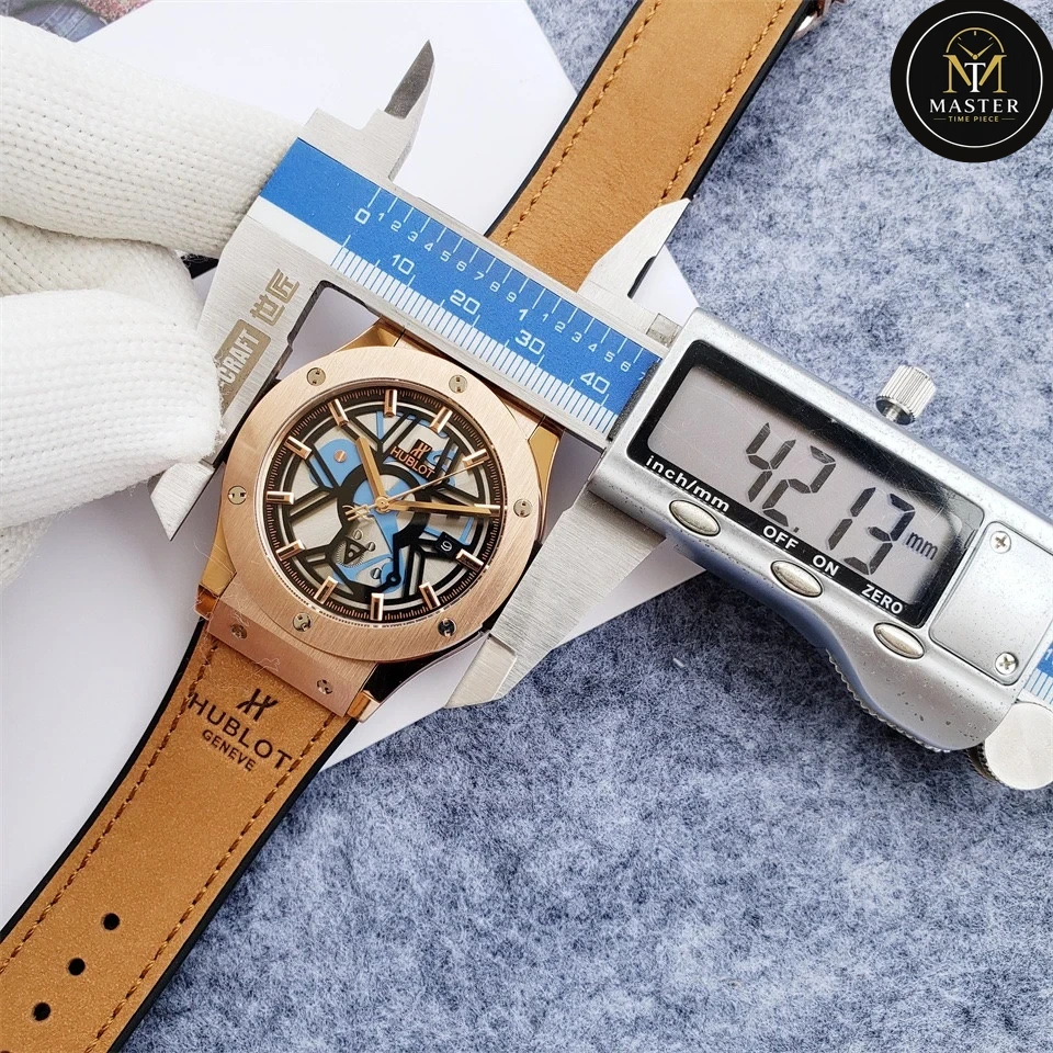 Big Bang Gold Case Automtic- 45mm vue 4