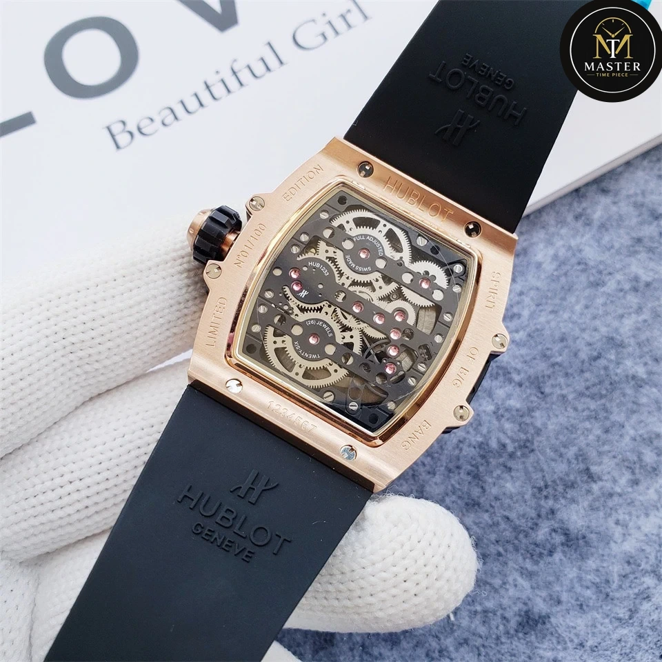 Big Bang Gold Case Automtic- 46mm vue 6