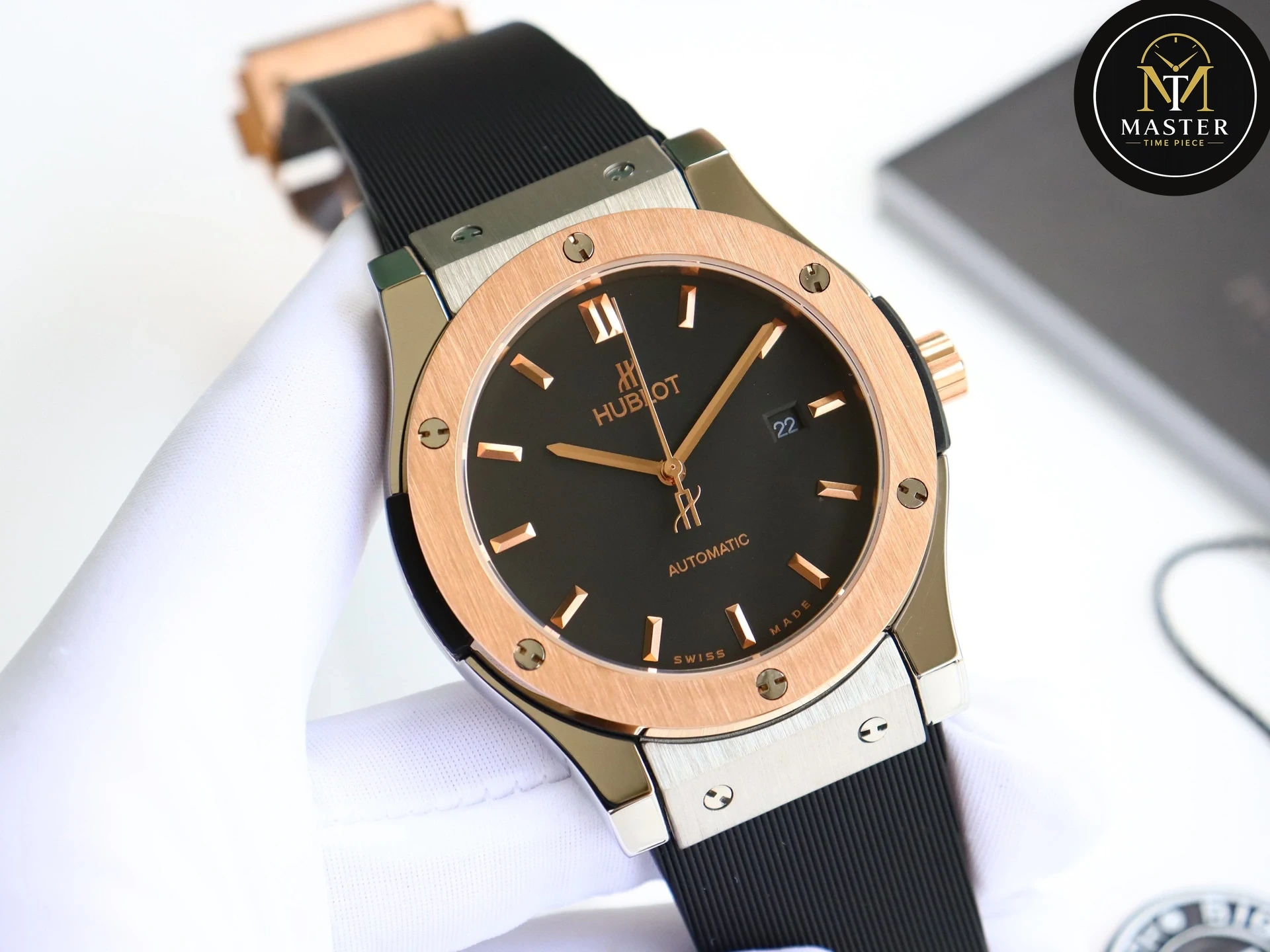 Classic Fusion Black Dial- 45mm vue 3