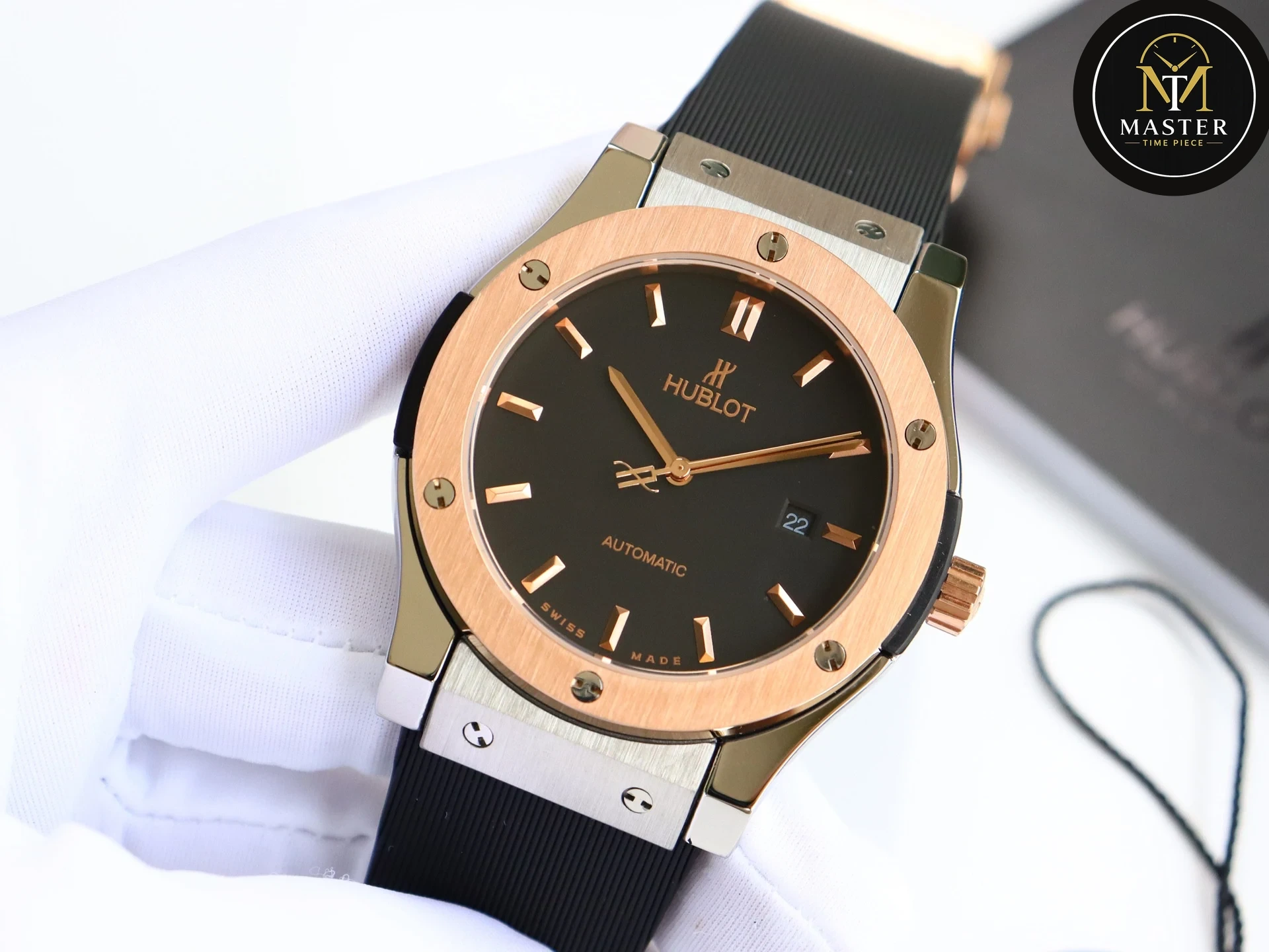 Classic Fusion Black Dial- 45mm vue 4