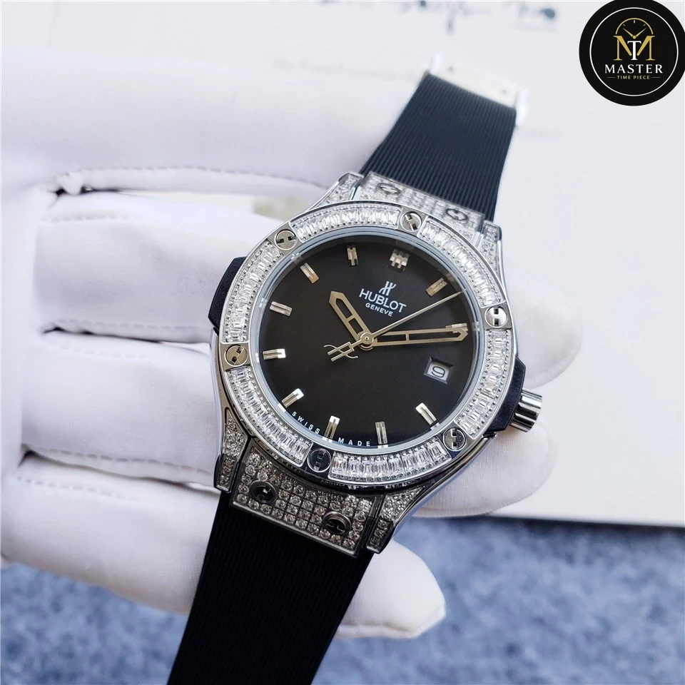 Classic Fusion Black Dial Iced Automatic- 42mm vue 2