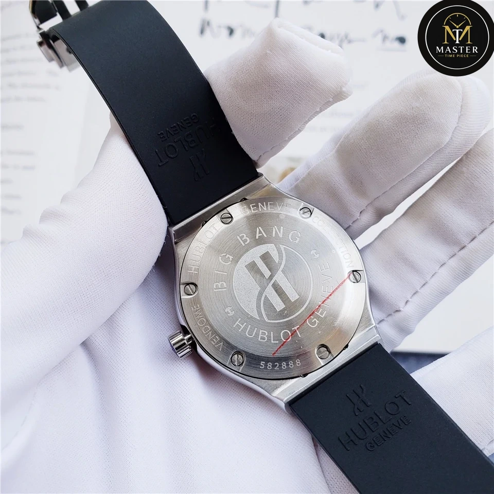 Classic Fusion Black Dial Iced Automatic- 42mm vue 4