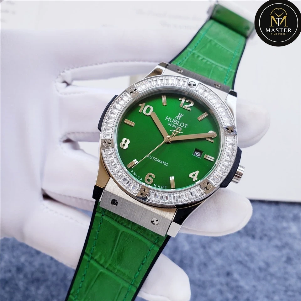 Classic Fusion Green Dial Iced Automatic – 42mm vue 2