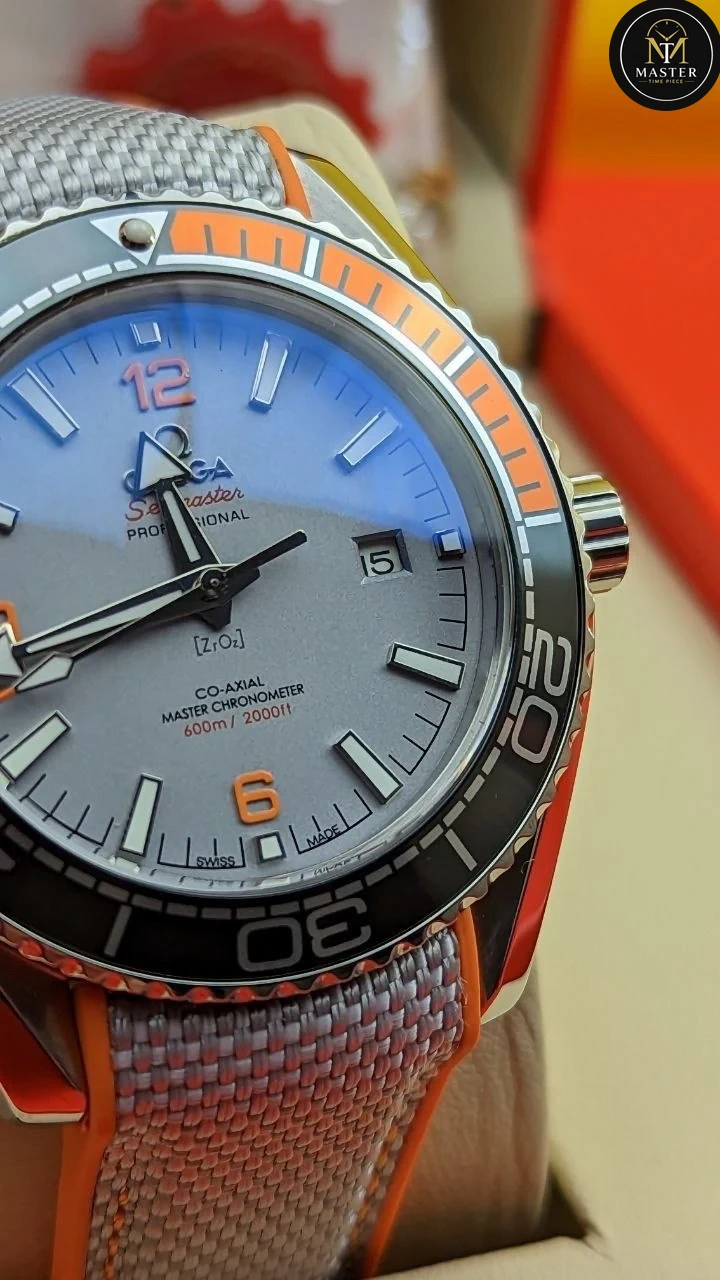Seamaster Automatic Movement -Men’s 44mm vue 2