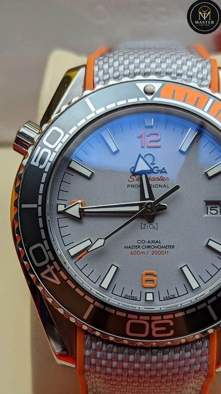 Seamaster Automatic Movement -Men’s 44mm vue 5