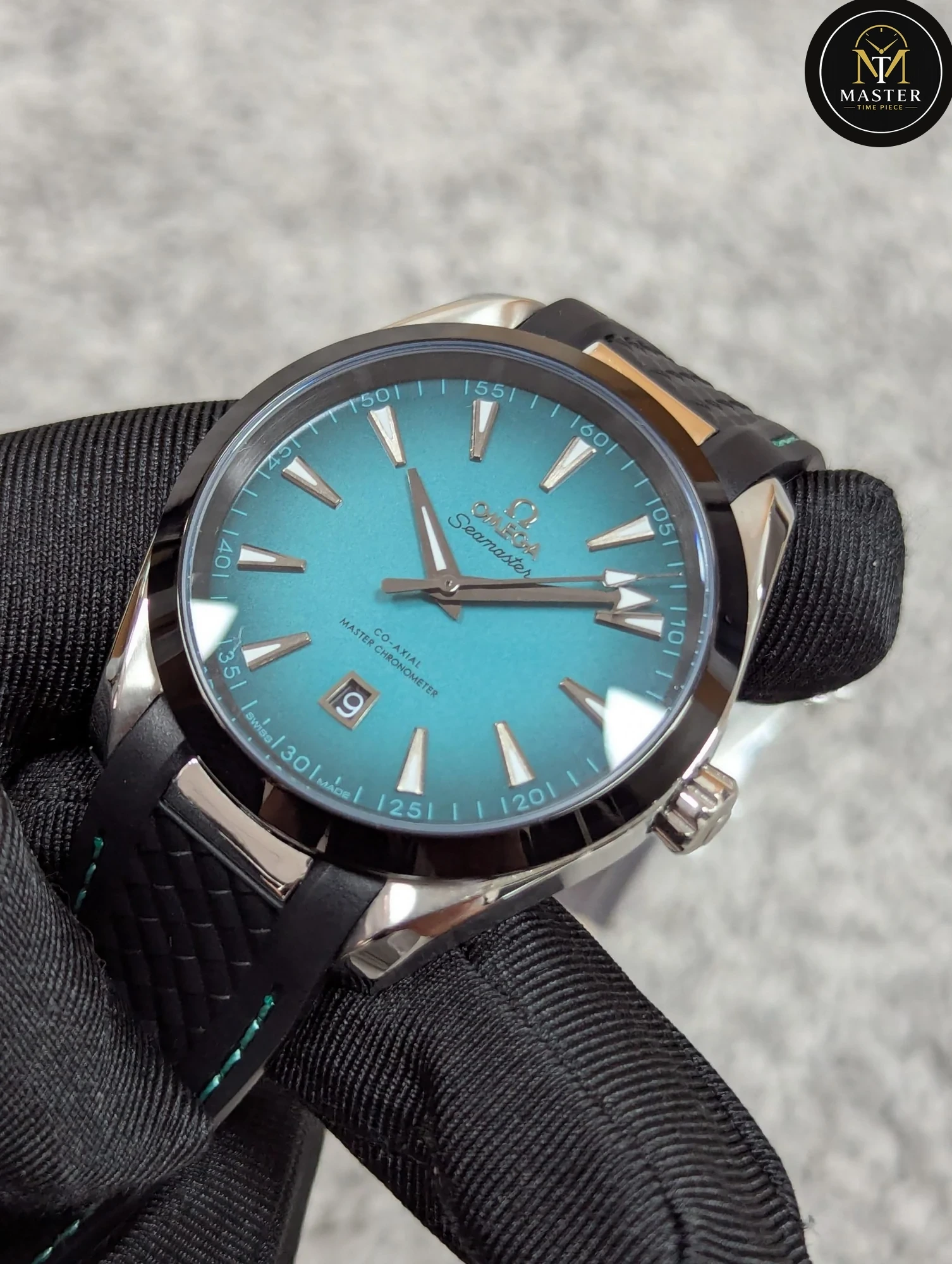 Seamaster Blue dial Automatic Movement- 41mm vue 2