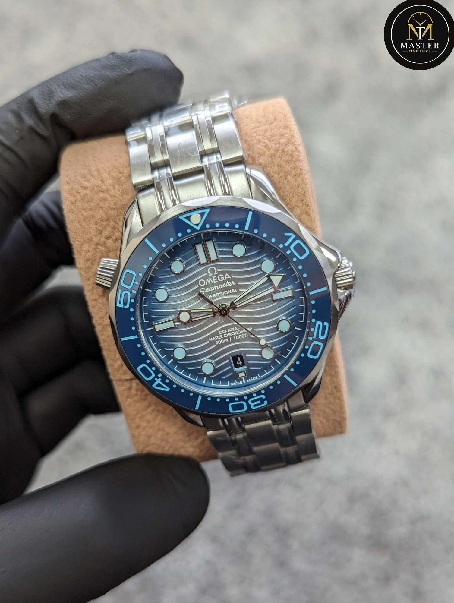 Seamaster Diver Automatic Movement- 42mm vue 2