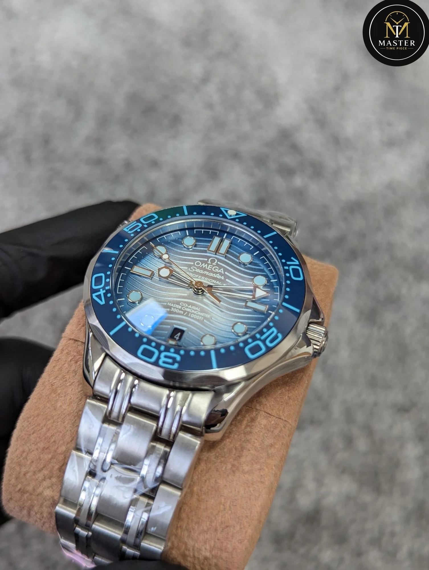 Seamaster Diver Automatic Movement- 42mm vue 4