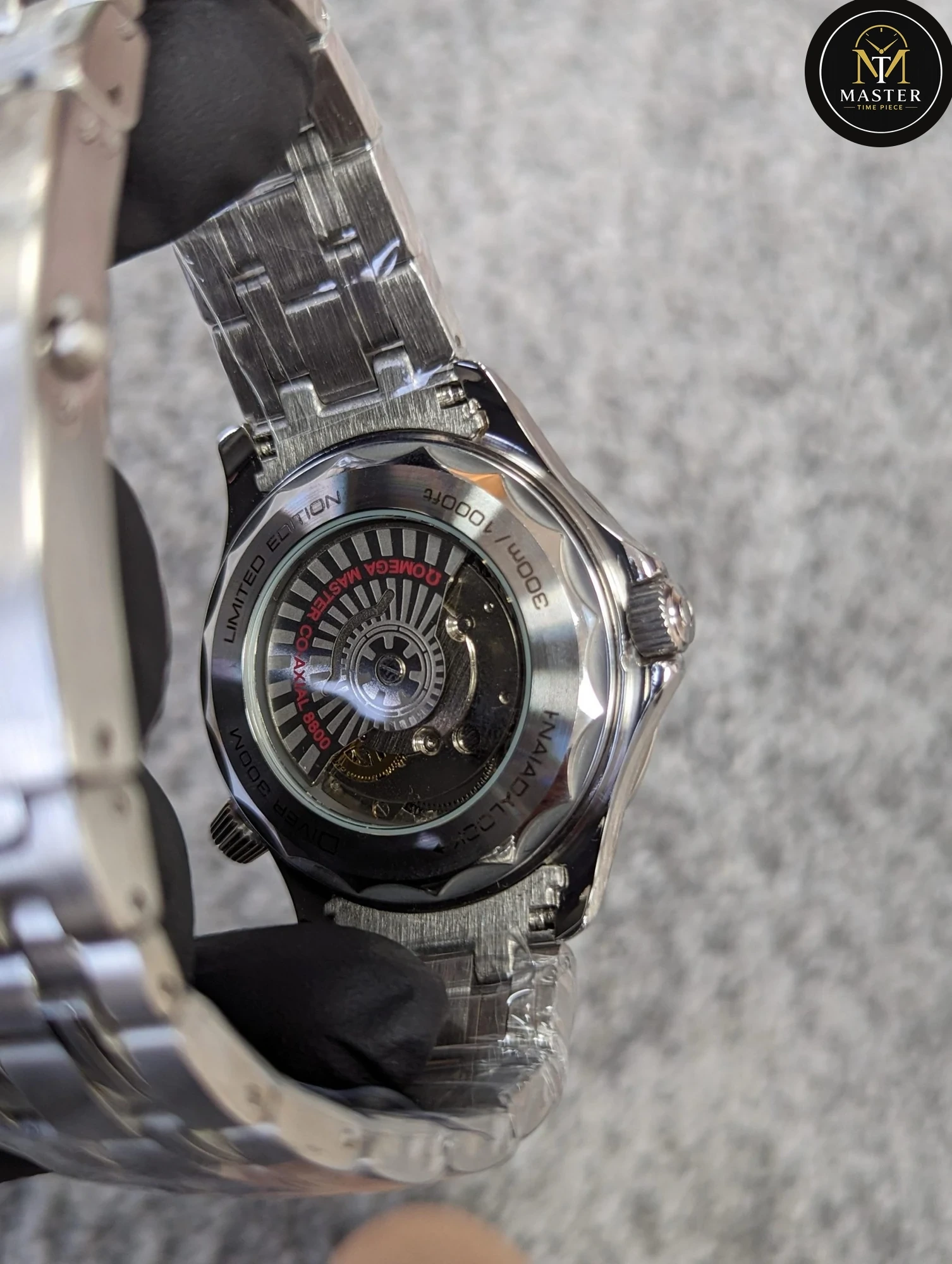 Seamaster Diver Automatic Movement- 42mm vue 6