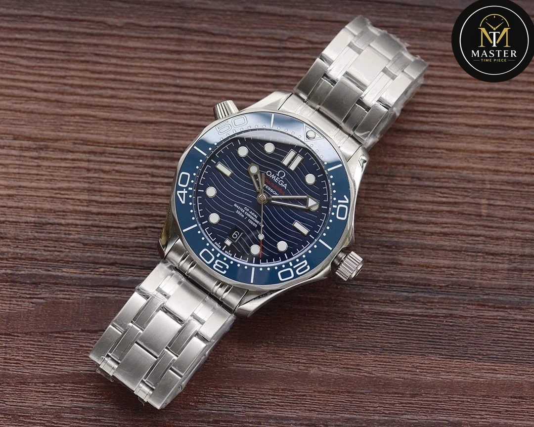 Seamaster Diver Blue dial Automatic Movement- 42mm vue 2