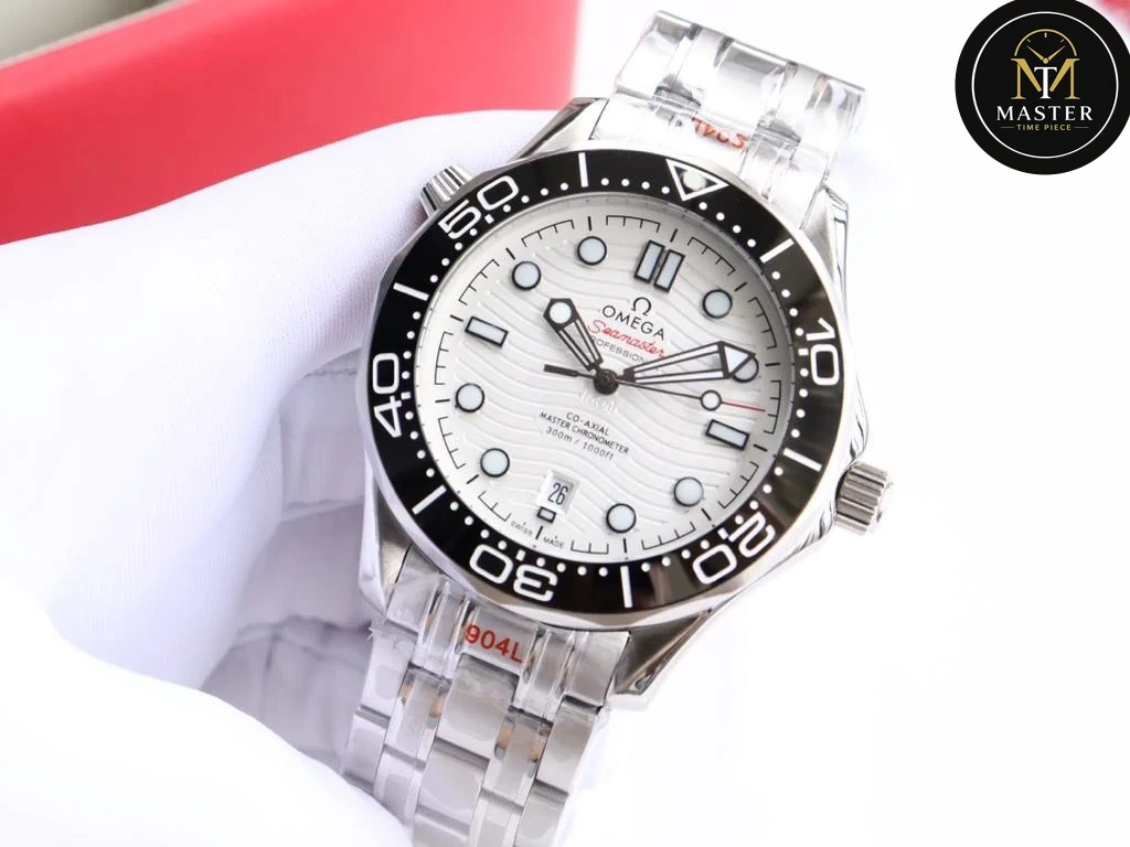 Seamaster Diver Men’s Automatic- 42mm vue 2
