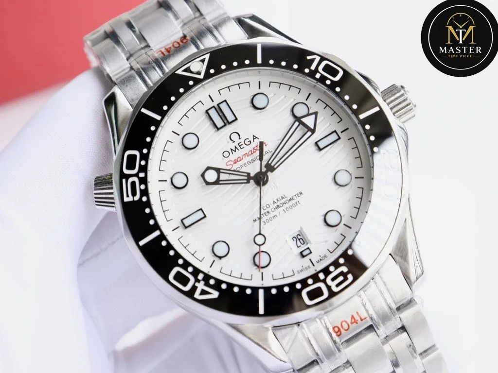 Seamaster Diver Men’s Automatic- 42mm vue 3