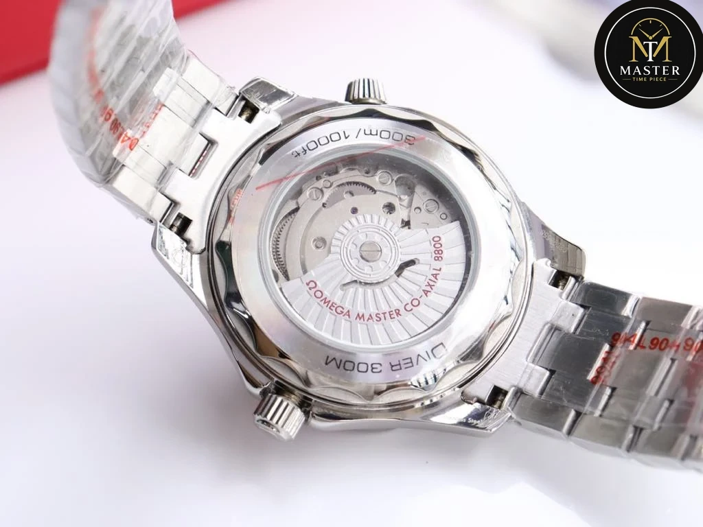 Seamaster Diver Men’s Automatic- 42mm vue 4