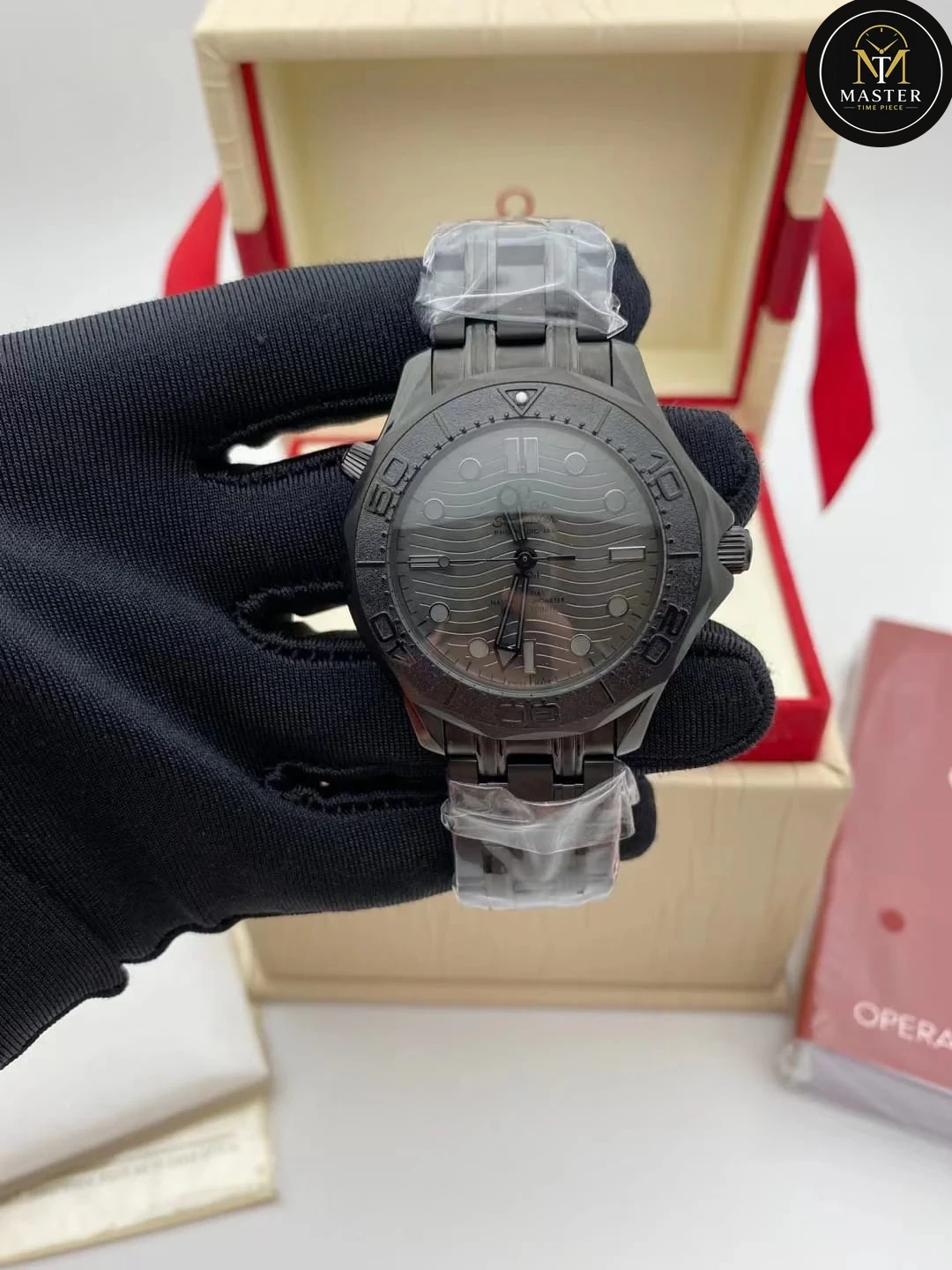 Seamaster Full Black Automatic- Men’s 42mm vue 3