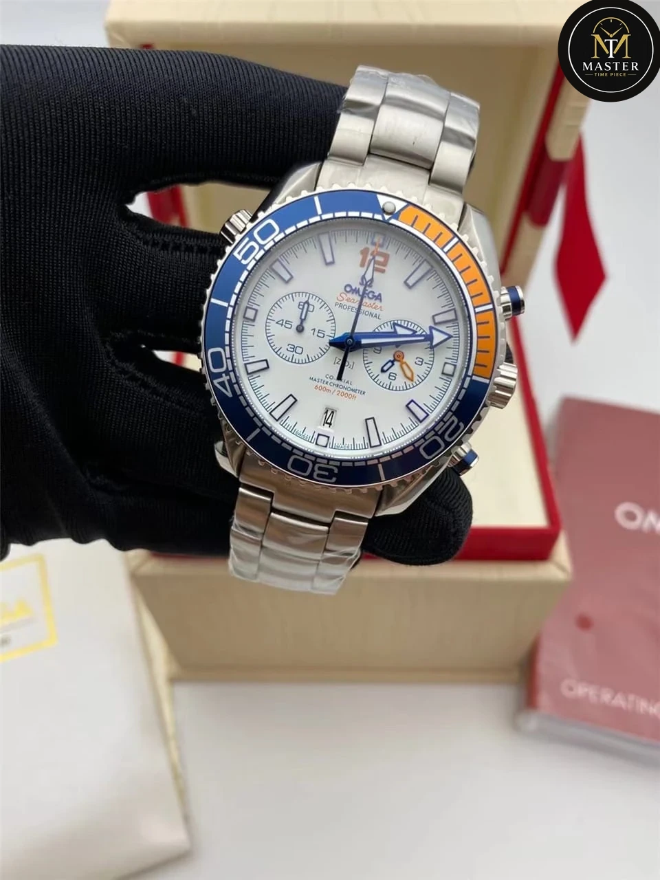 Seamaster Planet Ocean White Dial- 45mm vue 2
