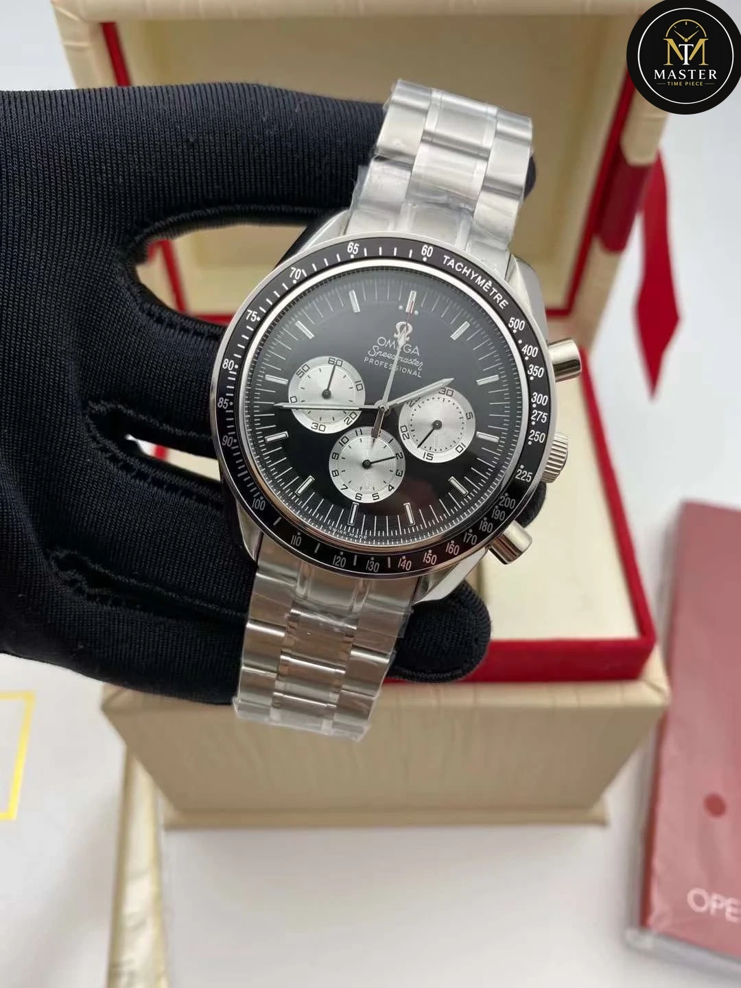 Speedmaster Moonwatch Professional Panda Dial- 42mm vue 3