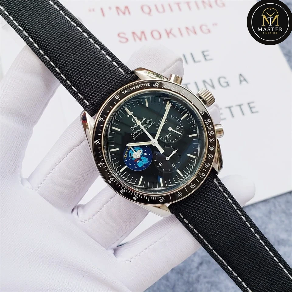 Speedmaster Professional Black Dial- 44mm vue 2