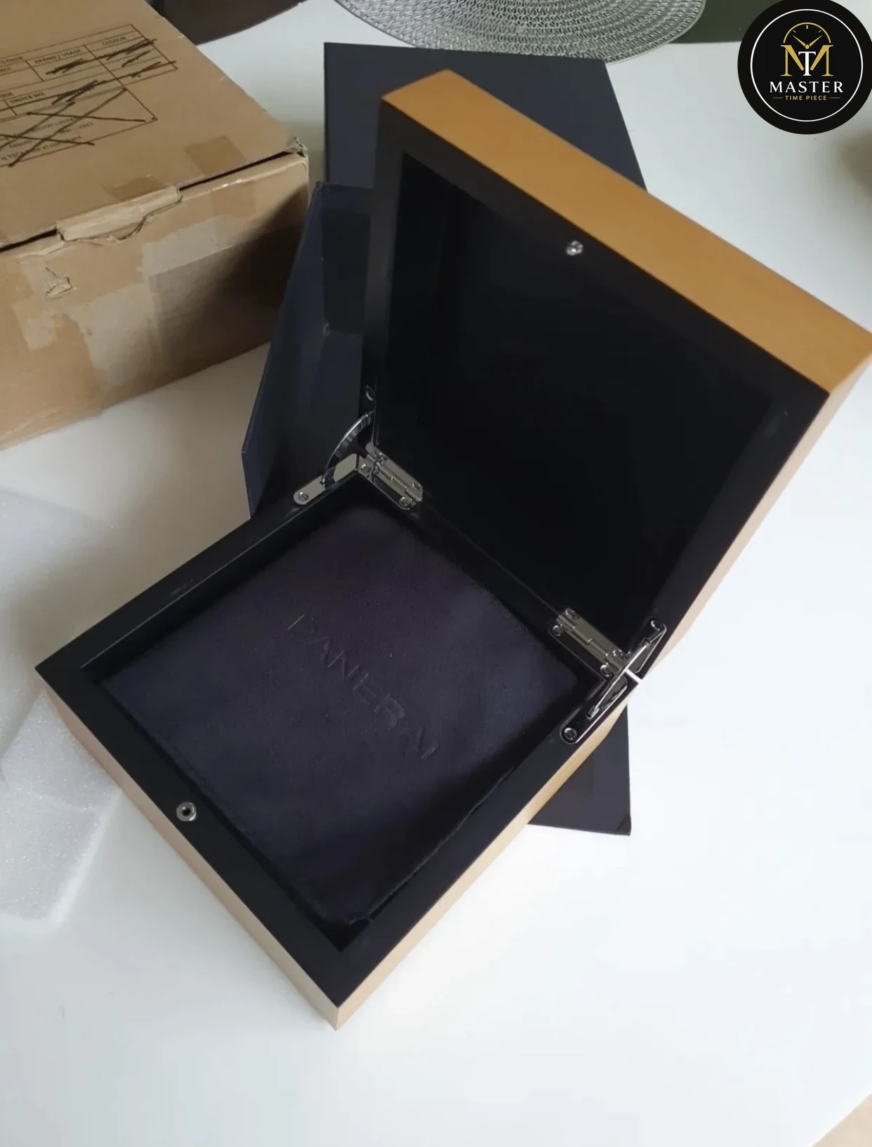 Box and paper vue 4