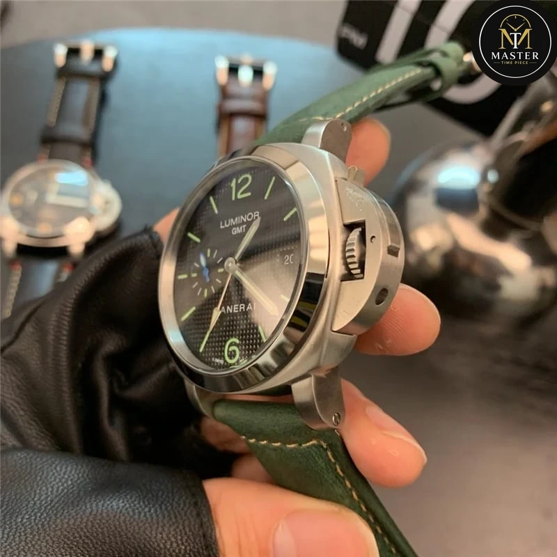 Luminor GMT Black Dial -44mm vue 4