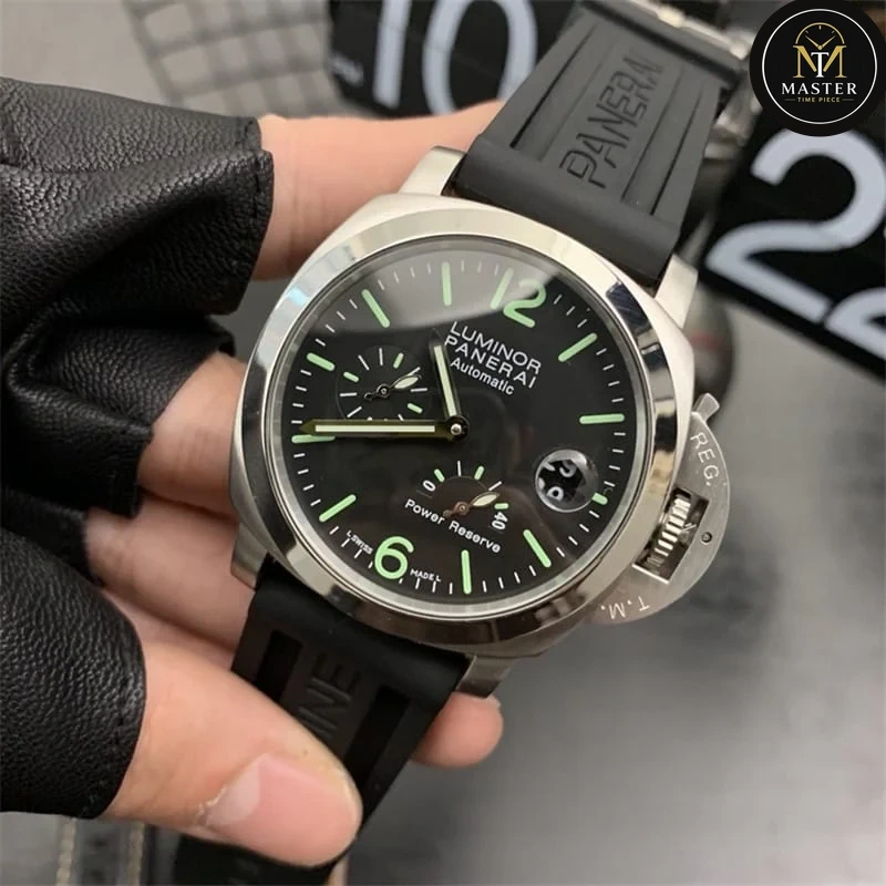 Luminor power Reserve Black Dial- 44mm vue 4