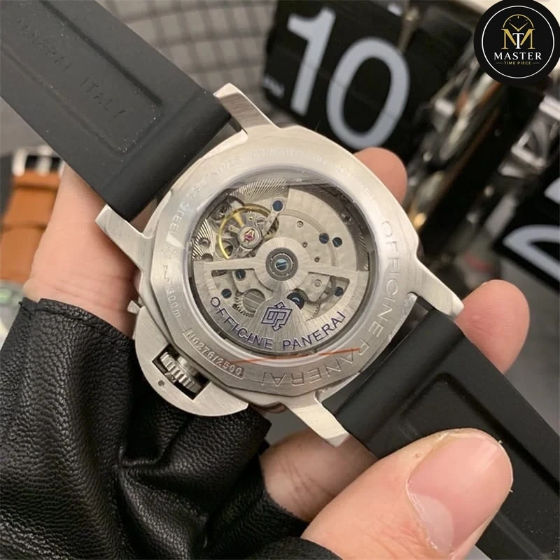 Luminor power Reserve Black Dial- 44mm vue 6