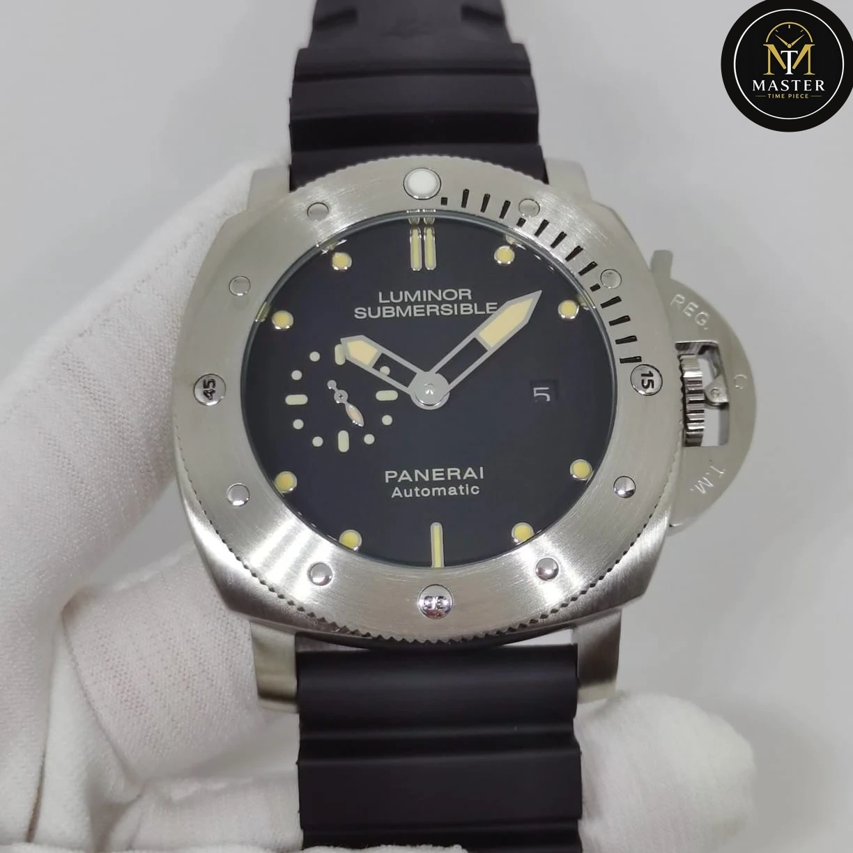 Submersible Panerai for men- 44mm