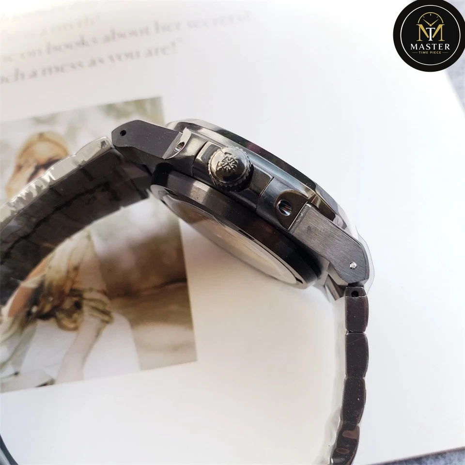 Black stainless steel strap Automatic- 40mm vue 4