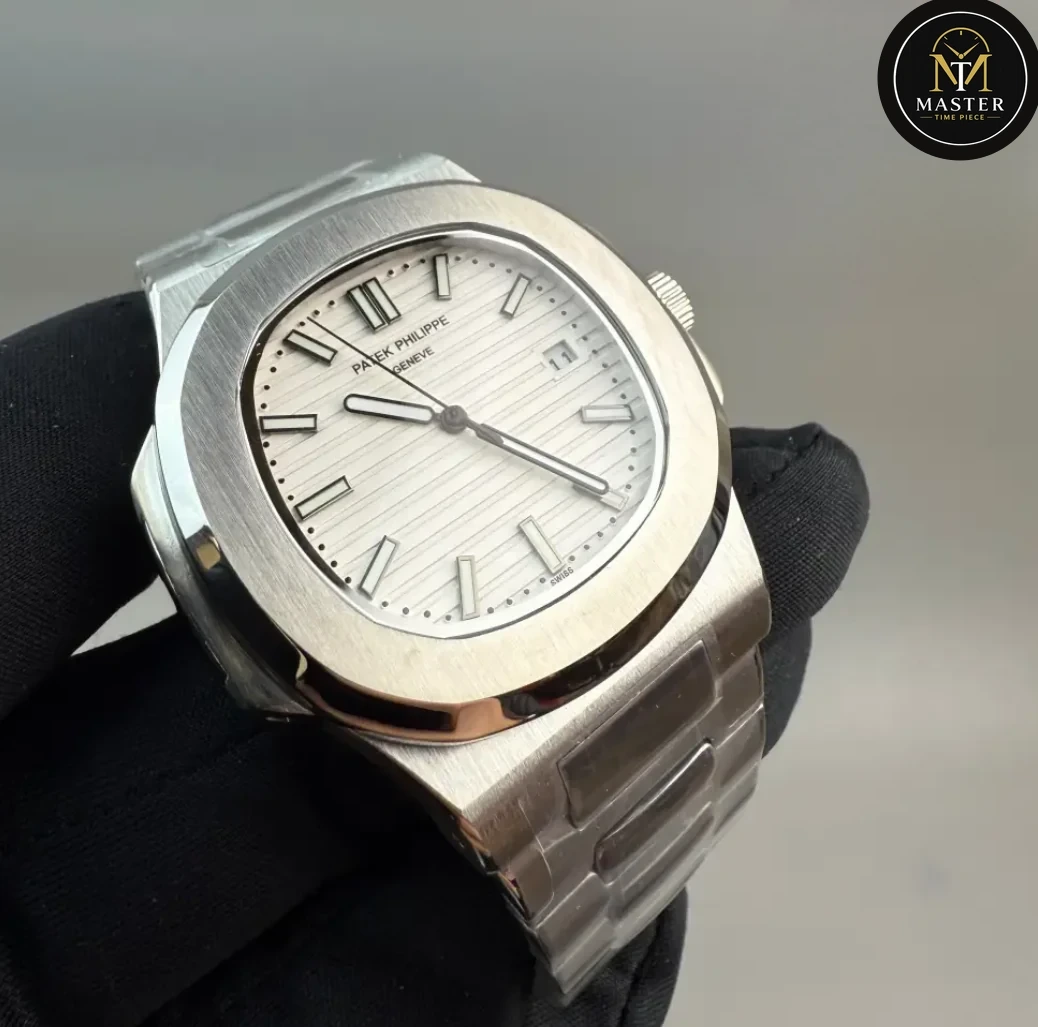Nautilus White Dial Automatic Movement -40mm vue 2