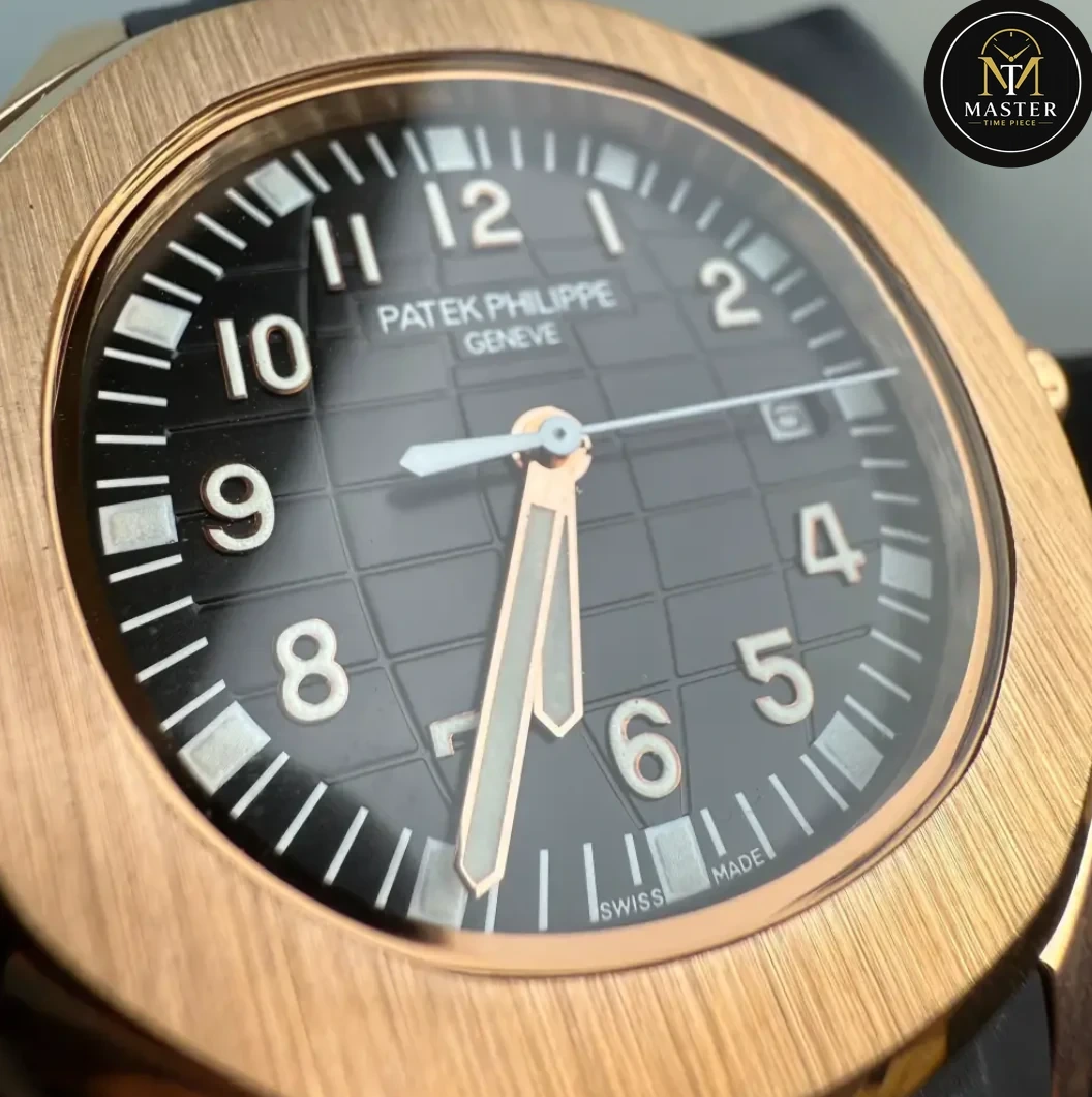 Rose Gold Rubber Strap Automatic- 40mm vue 2