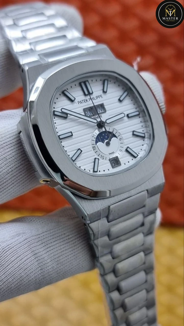 White dial Automatic- 40mm vue 5
