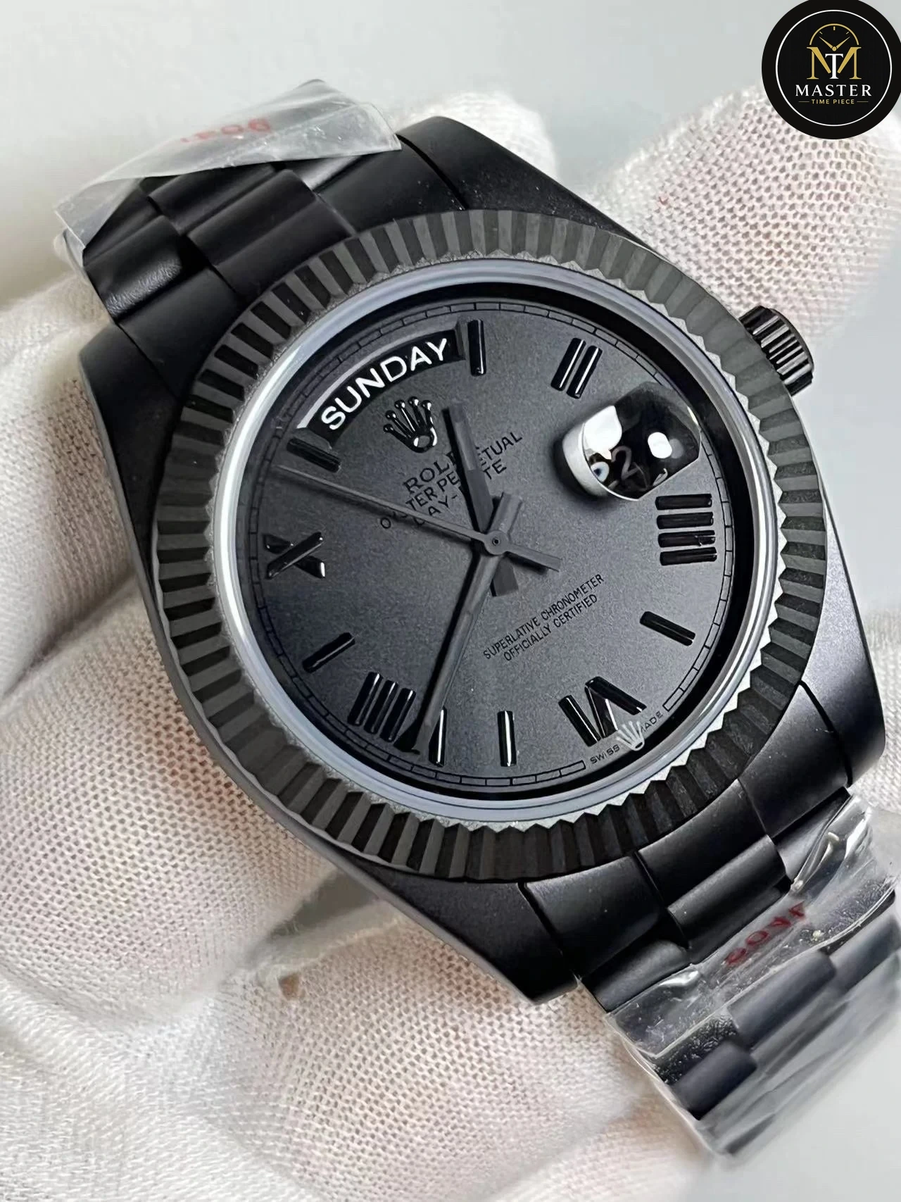 Day-Date Black Night Edition 41mm vue 2